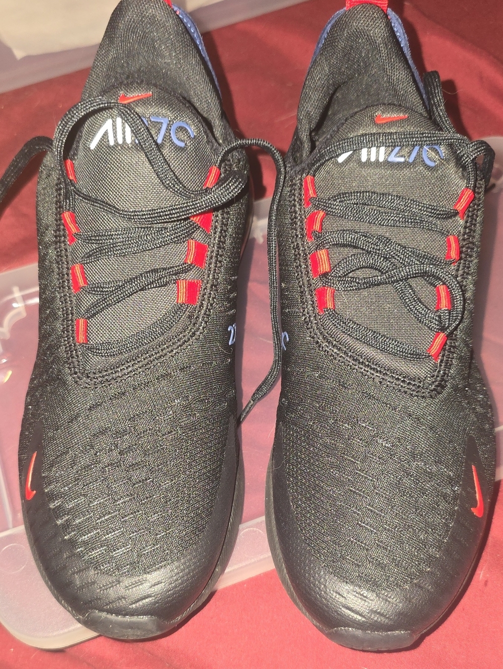 Nike Black Sneakers with Red and Blue Accents  6 1/2 YOUTH EQUAL TO 71/2WOMEN